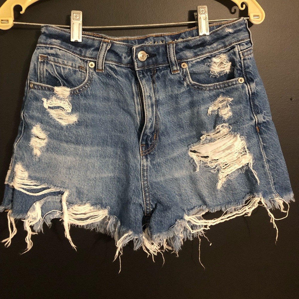 American Eagle size 2 distressed shorts
